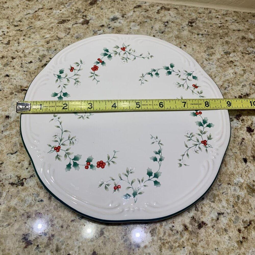 Pfaltzgraff Winterberry Cheese Tray with matching knife - Picture 3 of 10